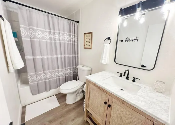 Urban Explorer: 2br Asu & Mill