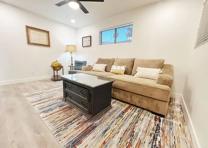 Urban Explorer: 2br Asu & Mill Apartment